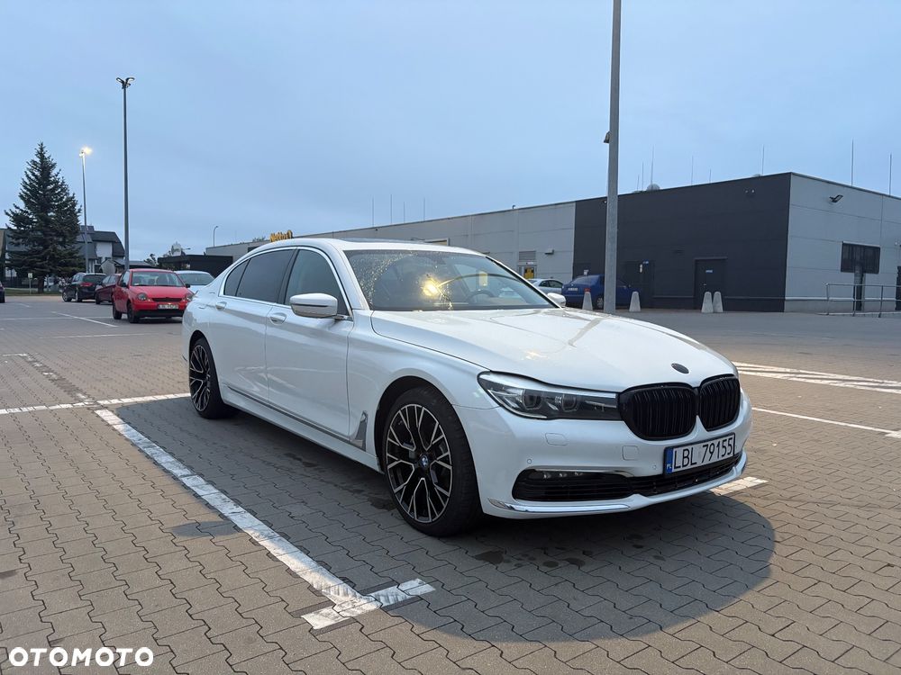 BMW Seria 7 740i - 1