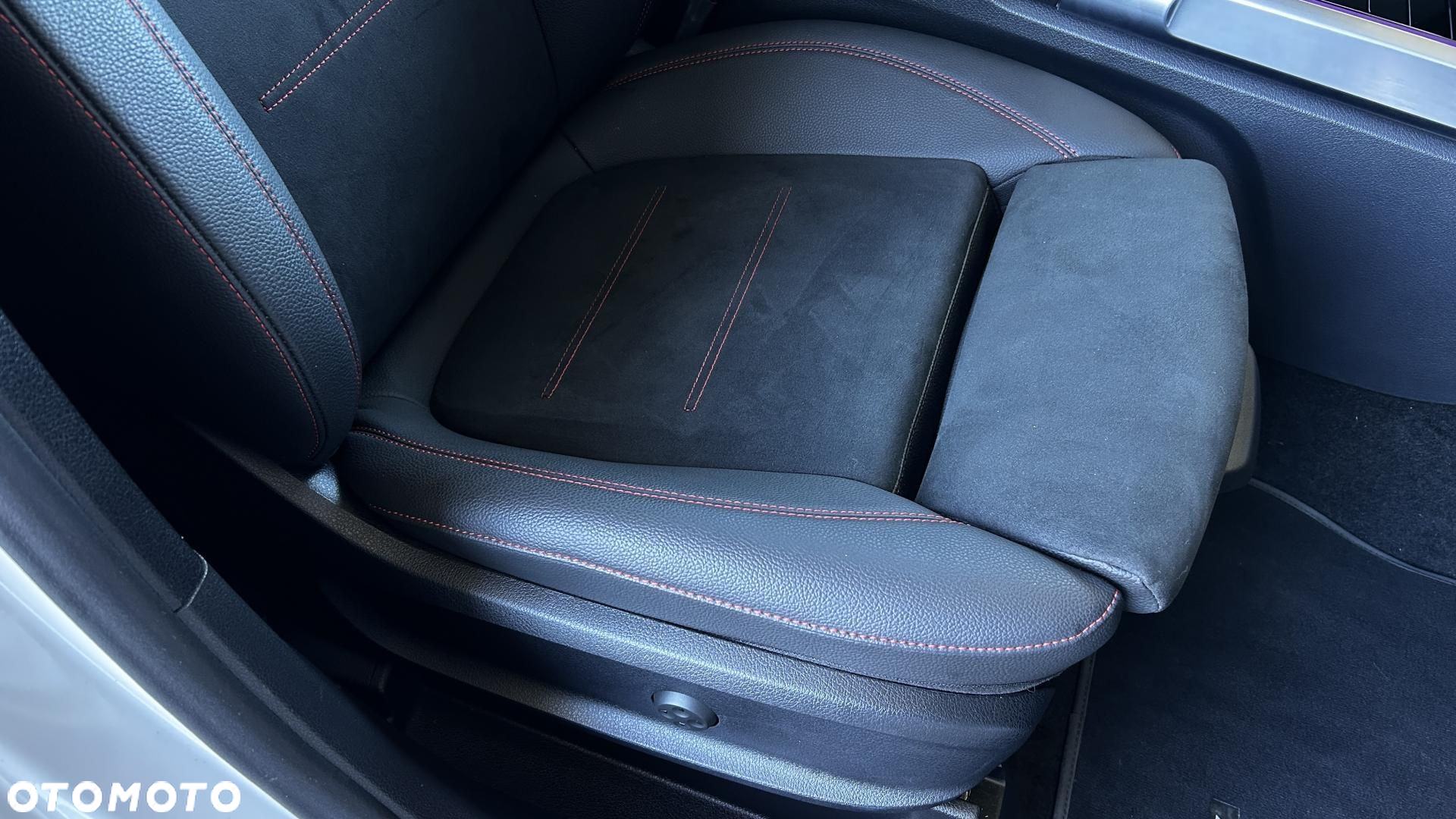 Mercedes-Benz GLB - 25