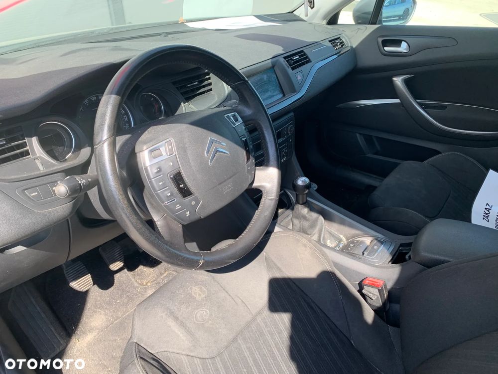 CITROEN C5 2009 *SAMOCHÓD NA CZĘŚCI*1761 MASKA, LAMPA, DRZWI, LUSTERKO, ZDERZAK, GRILL, BŁOTNIK, KLAPA, BELKA, DESKA, FOTELE, KANAPA, ĆWIARTKA, KIEROWNICA, TARCZE, ZACISKI, ZAWIESZENIE, KOMPLETNY PRZÓD, KOMPLETNY TYŁ, LICZNIK, ZEGARY, PRAWE LEWE PRZÓD TYŁ - 3