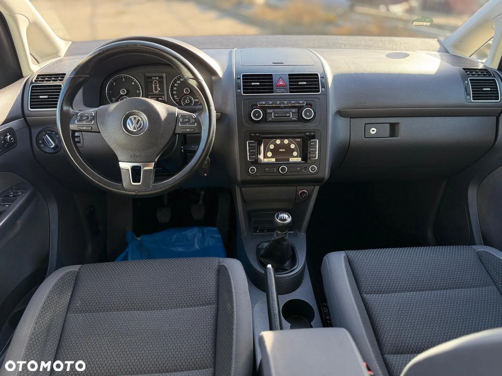 Volkswagen Touran 1.6 TDI DPF BlueMotion Technology STYLE - 10