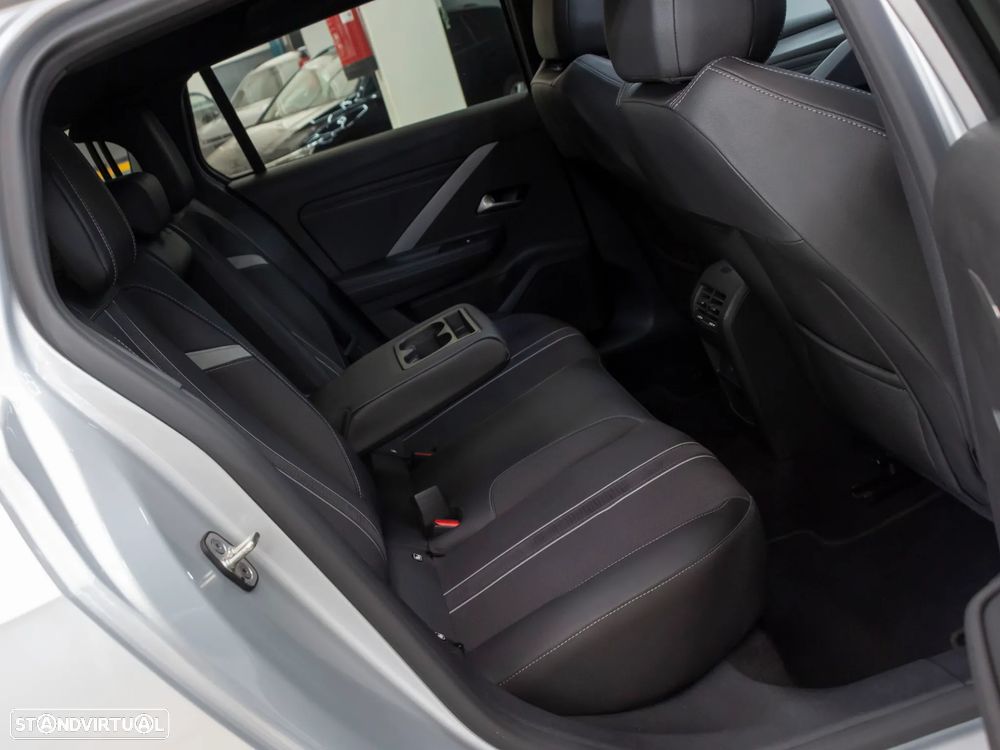 Opel Astra Sports Tourer 1.2 T GS - 12