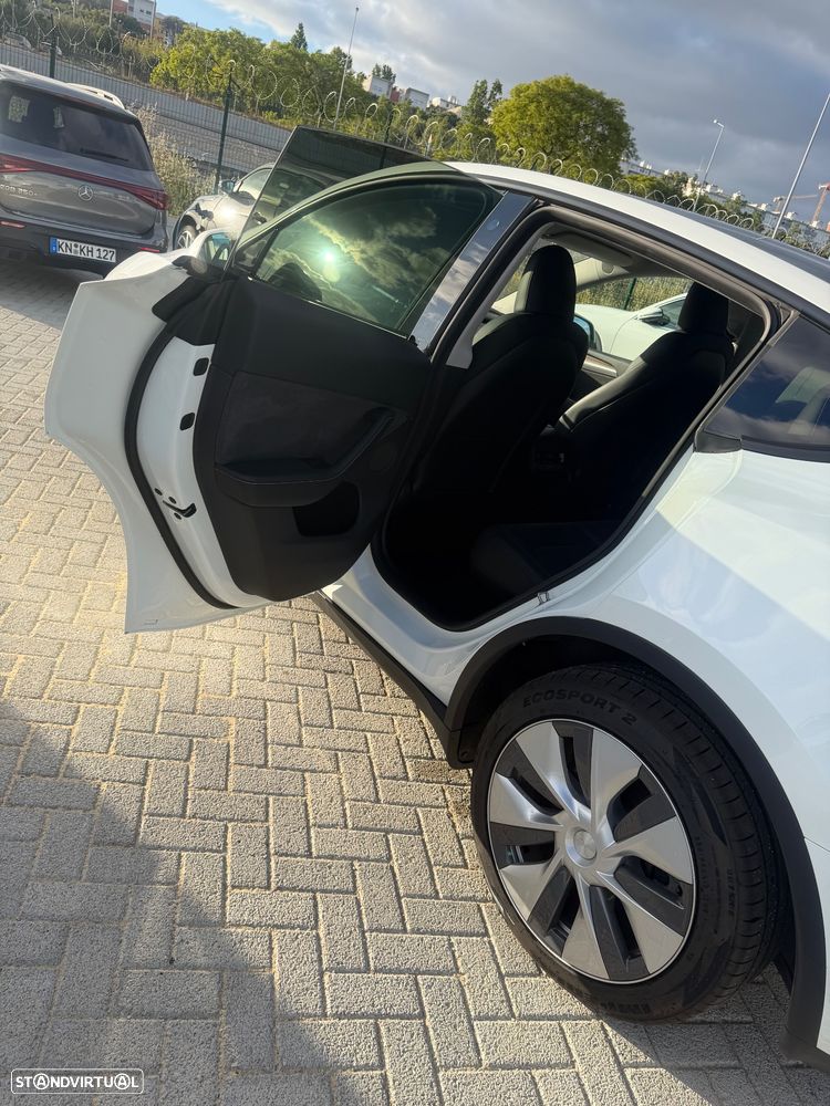 Tesla Model Y Long Range Dual Motor AWD - 15