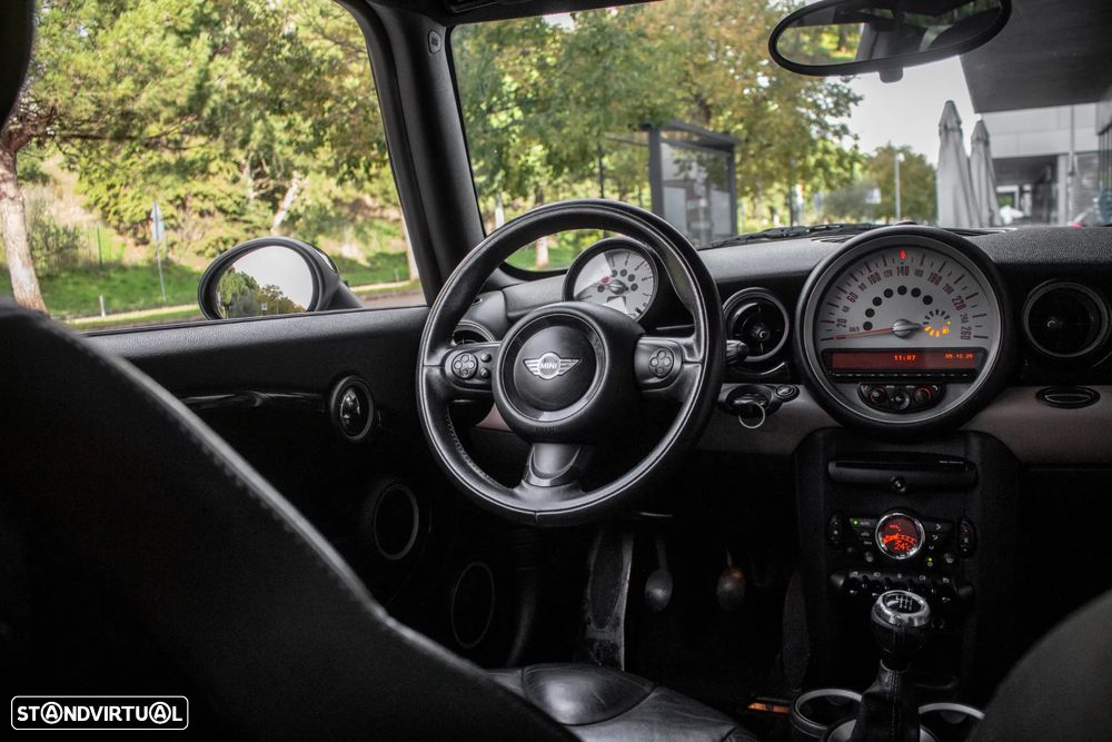 MINI 3 Portas Cooper D - 32