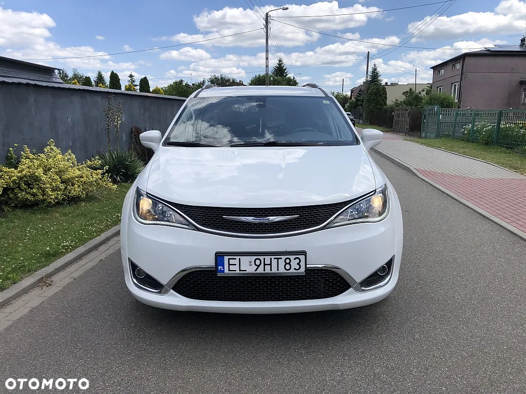 Chrysler Pacifica - 8