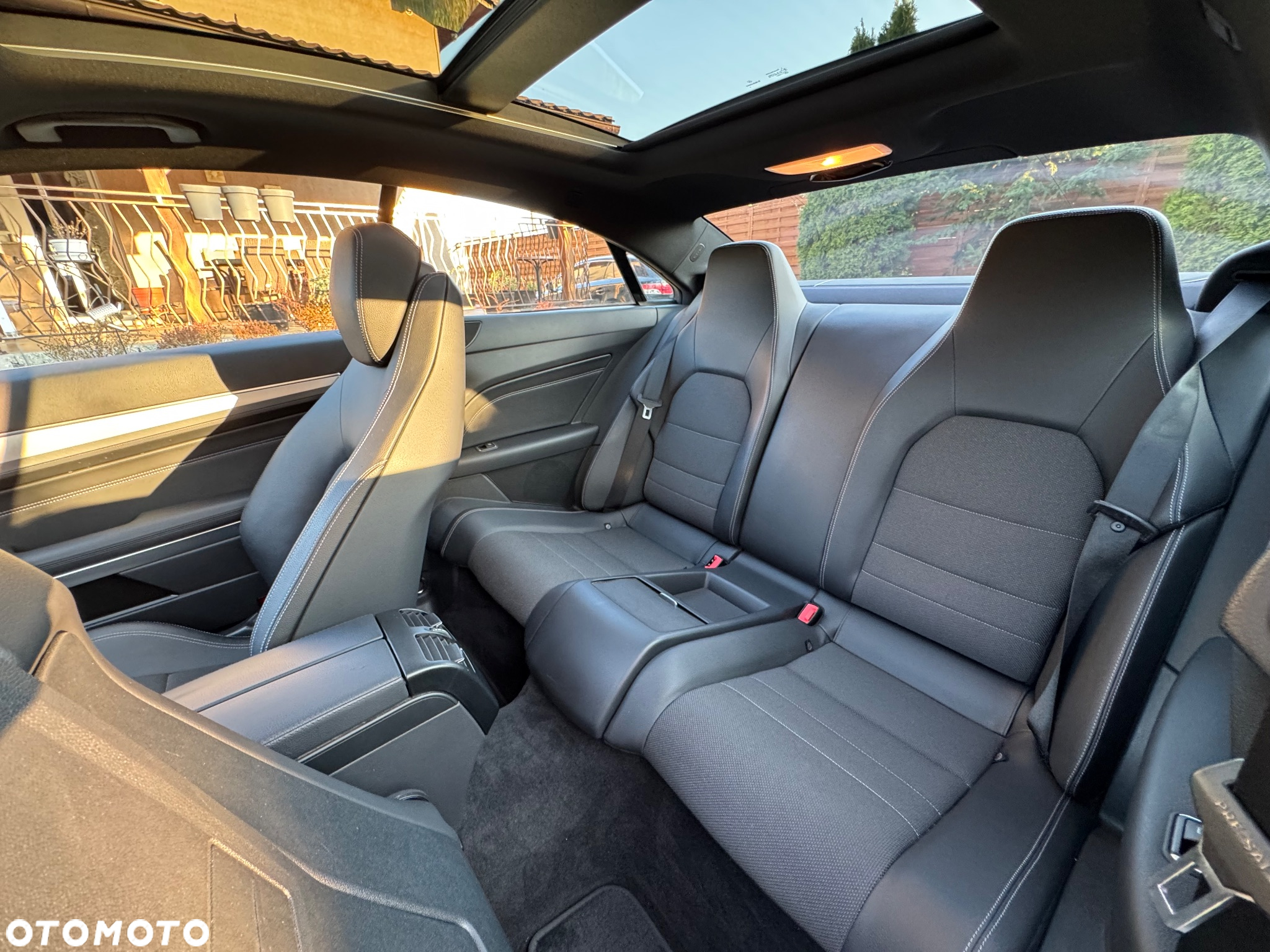 Mercedes-Benz Klasa E 200 Coupe 7G-TRONIC - 10
