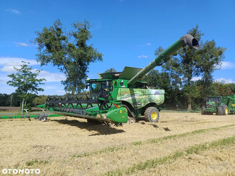 John Deere S790 - 8