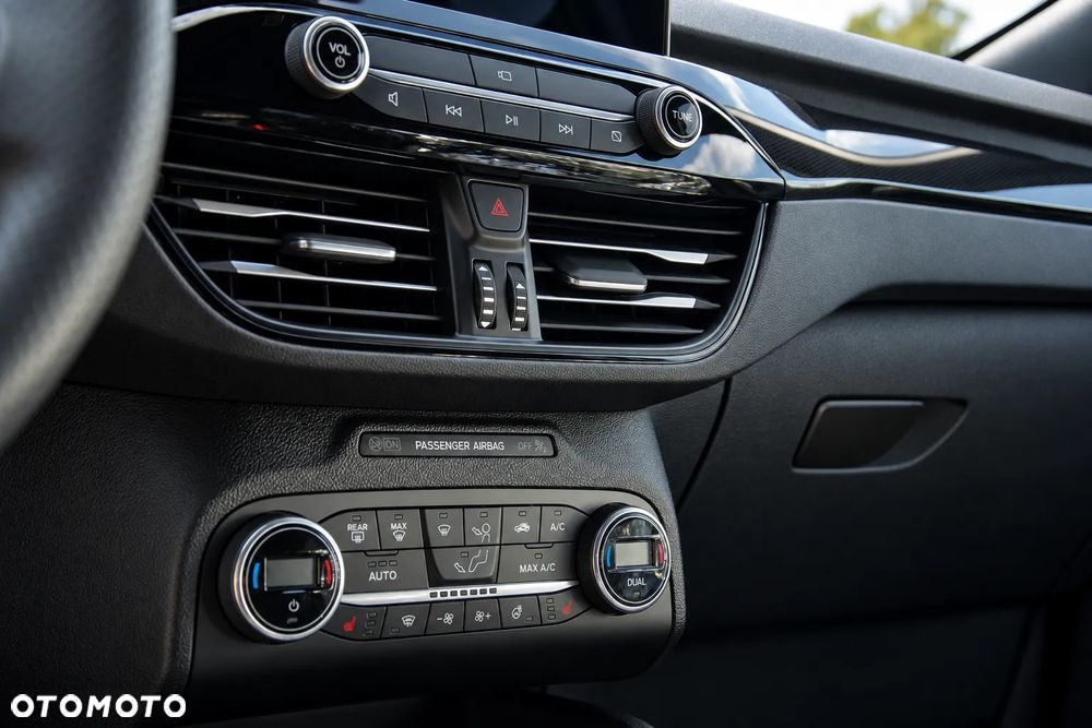 Ford Kuga 2.5P PHEV FWD ST-Line X - 29