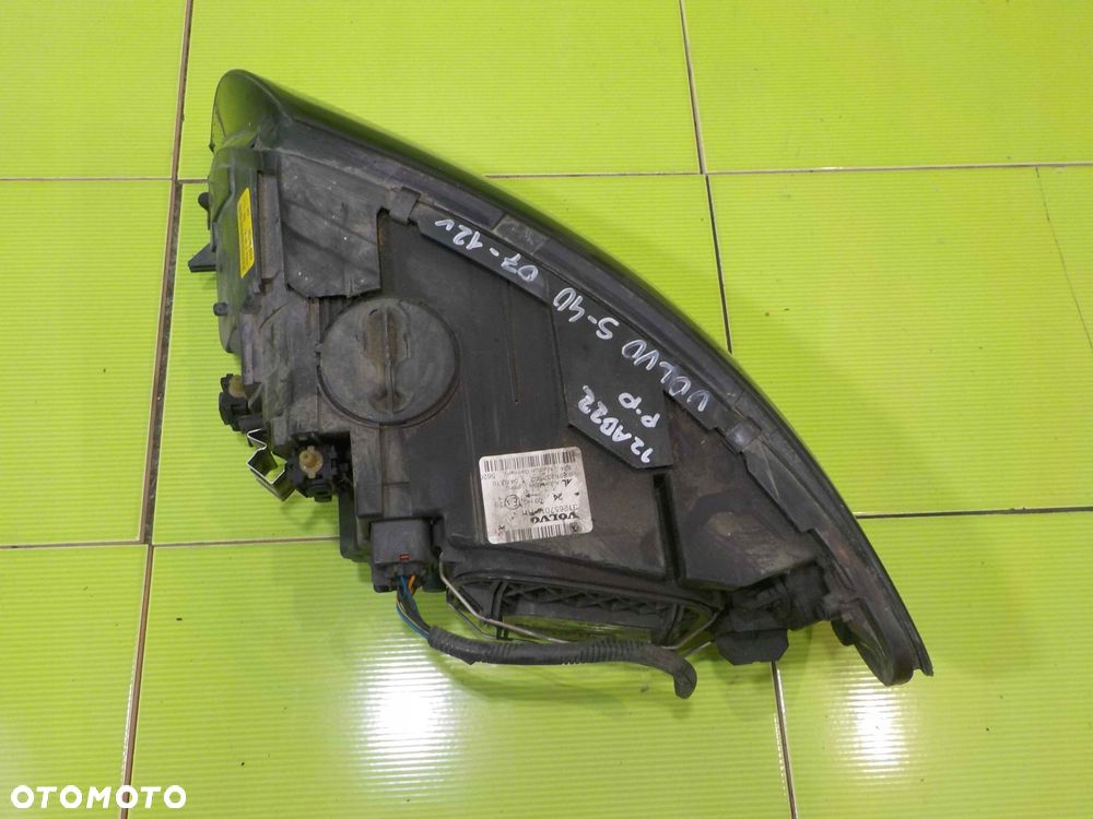VOLVO S40 II LIFT 10r lampa prawa przod 31265701 - 3