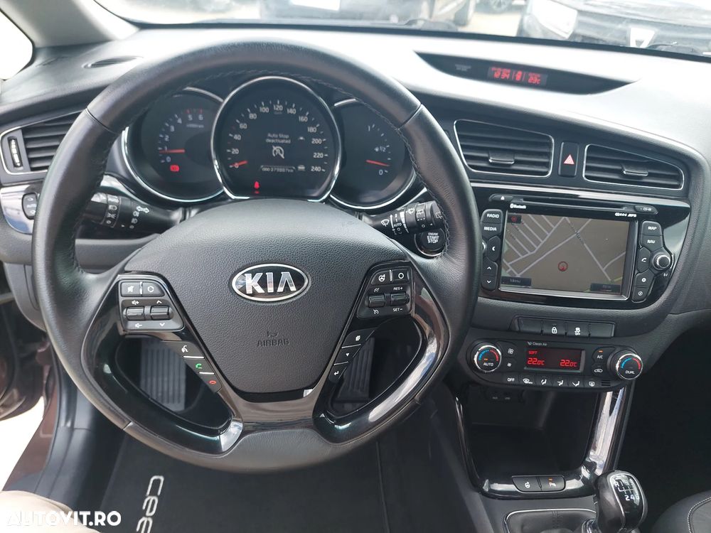 Kia Ceed - 10