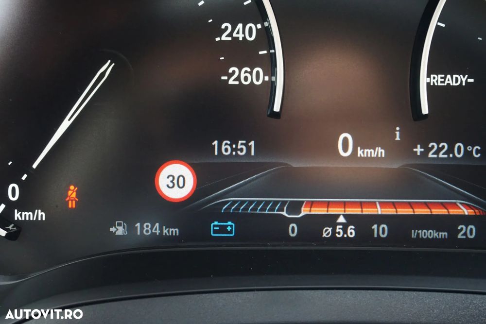 BMW Seria 3 318d Aut. Luxury Line - 29