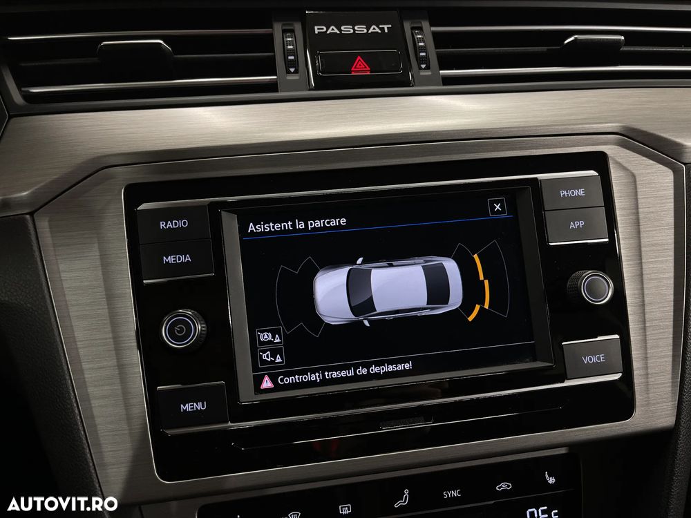 Volkswagen Passat 1.5 TSI ACT Advance - 15