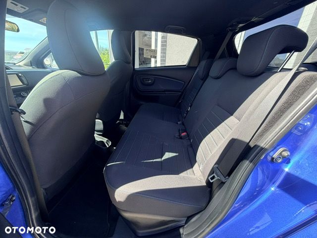 Toyota Yaris Hybrid 100 Selection Platinum - 15