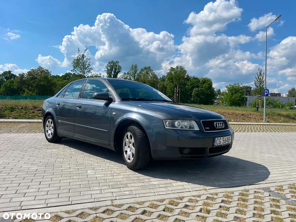 Audi A4 Limousine - 4
