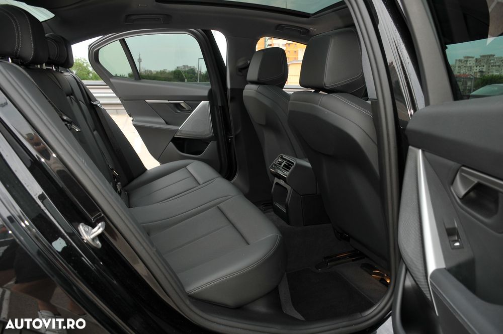 BMW Seria 5 520i AT MHEV - 13