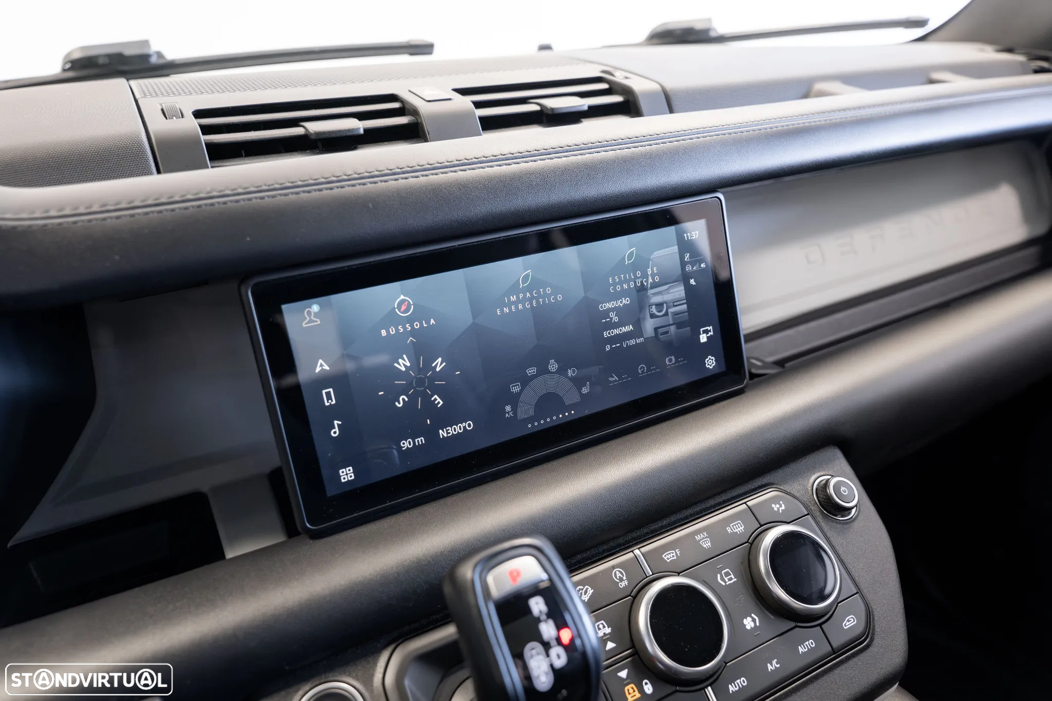 Land Rover Defender 3.0 D300 90 AWD X-Dynamic HSE - 14