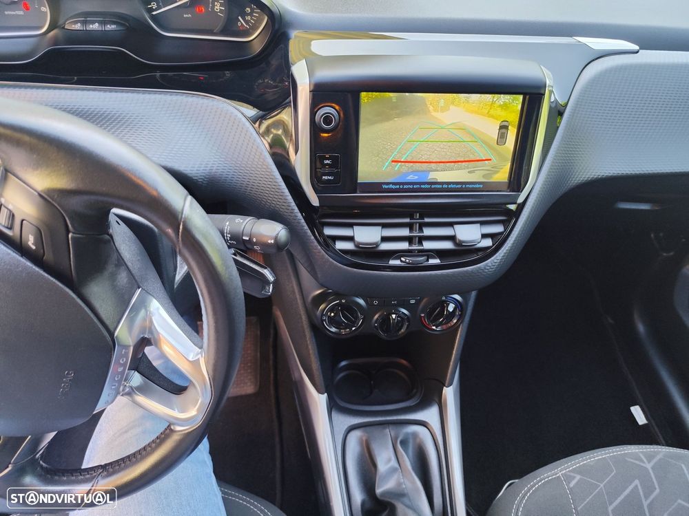 Peugeot 2008 1.6 BlueHDi Style - 24