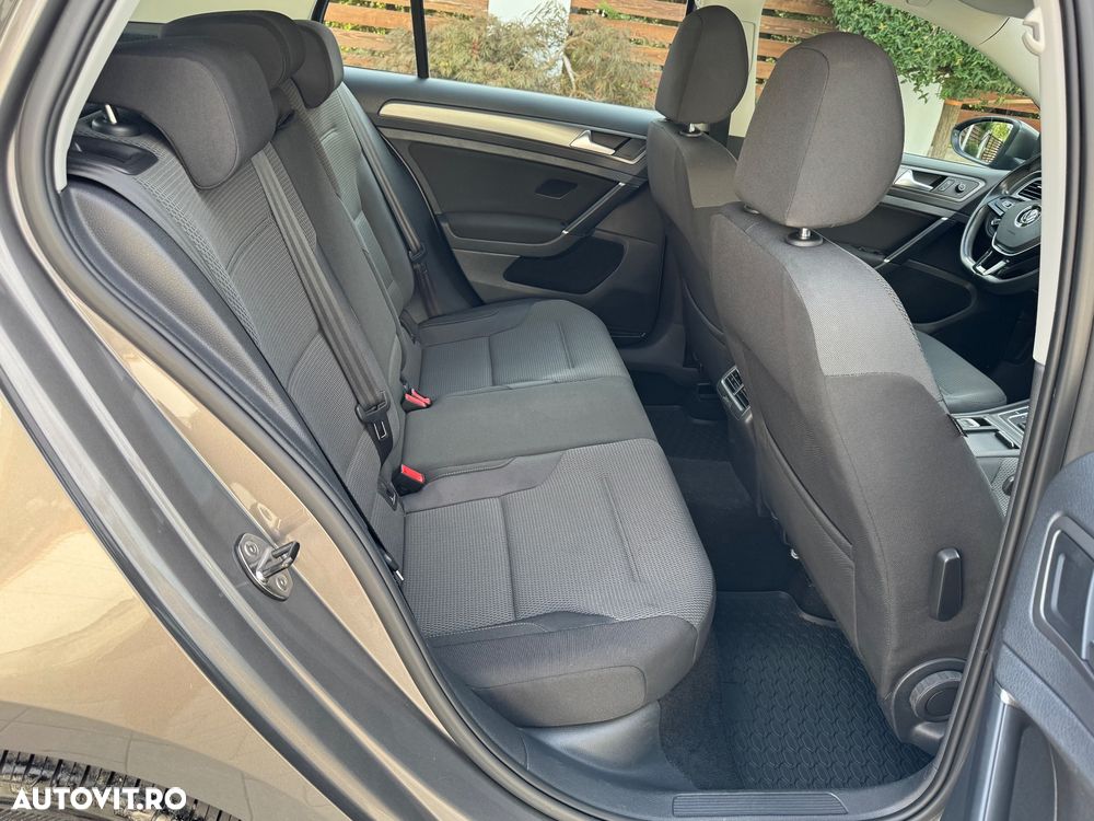 Volkswagen Golf 1.6 TDI BlueMotion Technology DSG Comfortline - 18