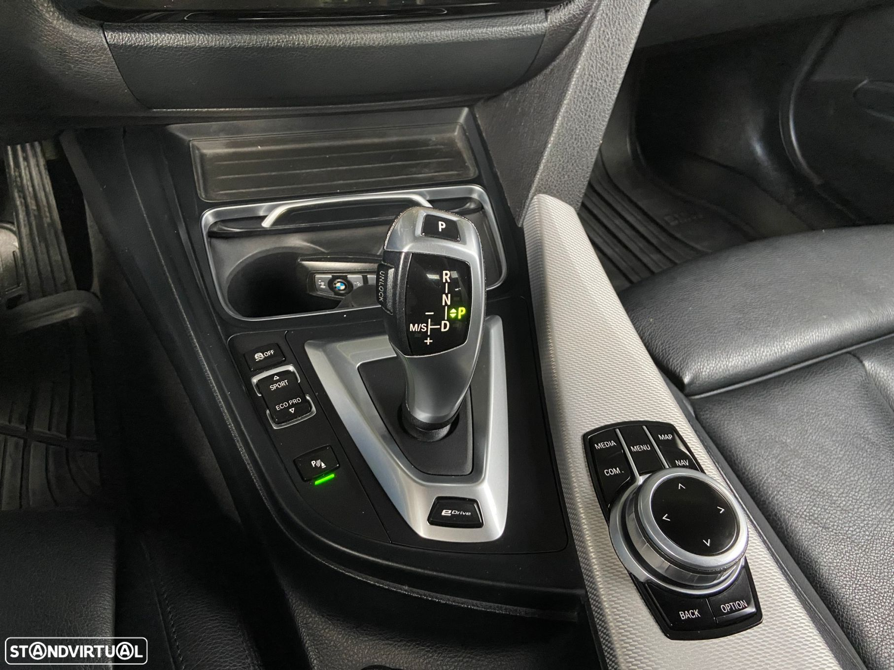 BMW 330 e iPerformance Pack M - 20