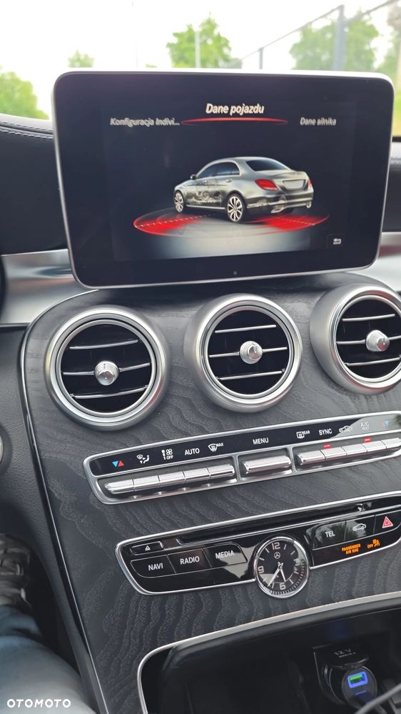 Mercedes-Benz Klasa C AMG 43 4Matic 9G-TRONIC - 29
