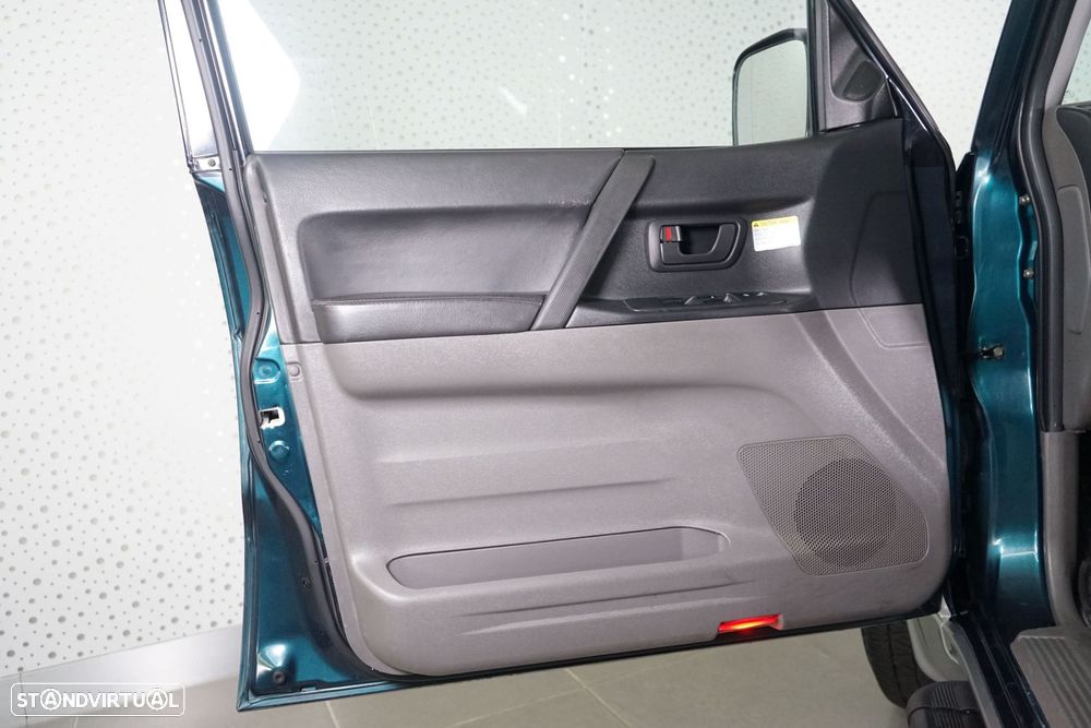 Mitsubishi Pajero 3.2 DI-D GLS ABS+CA+TA - 19