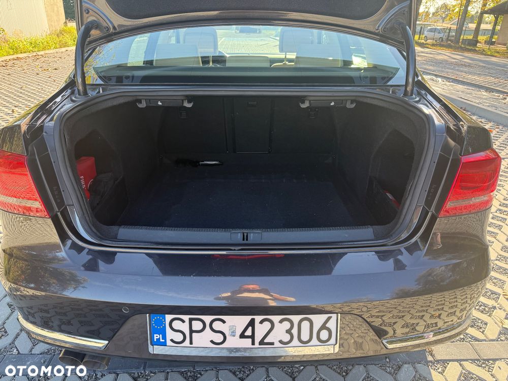 Volkswagen Passat - 8
