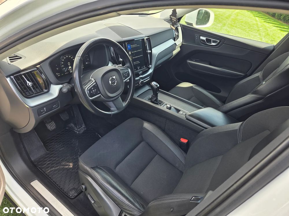 Volvo XC 60 D4 AWD Momentum - 11