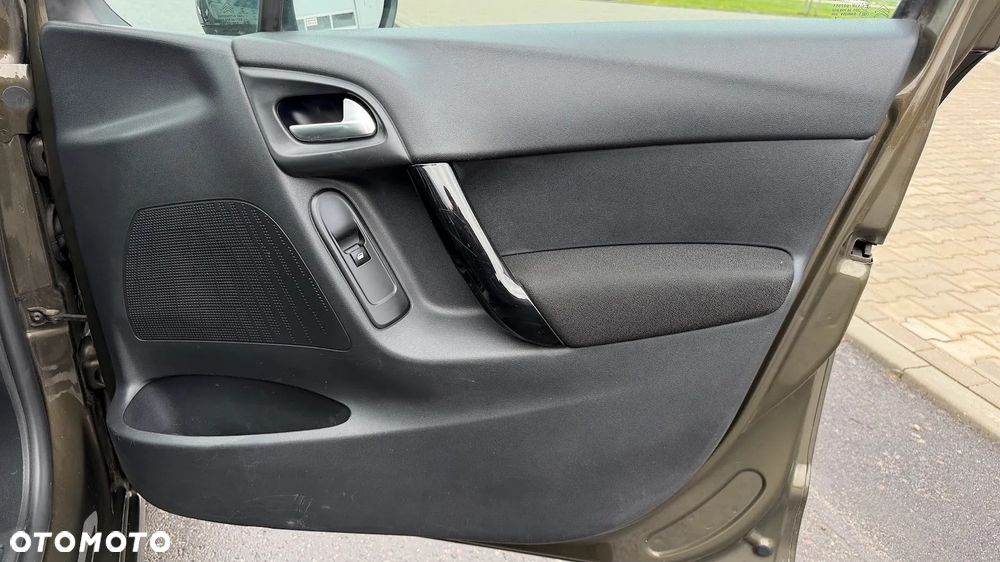 Citroën C3 e-HDi 90 FAP Exclusive - 20