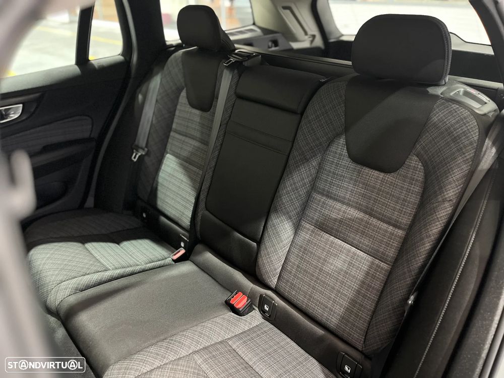 Volvo V60 2.0 T6 AWD TE Core - 17