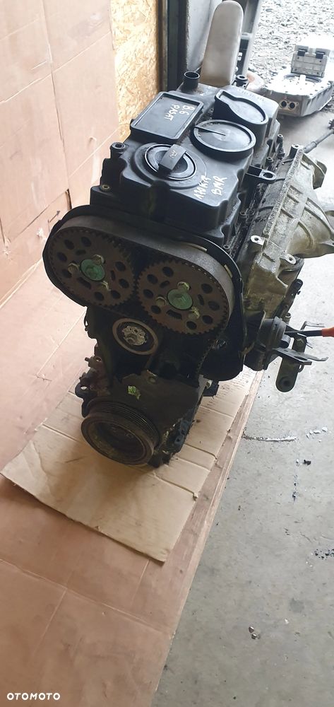 Silnik słupek blok silnika VW Passat B6 2.0 TDI BMR - 6