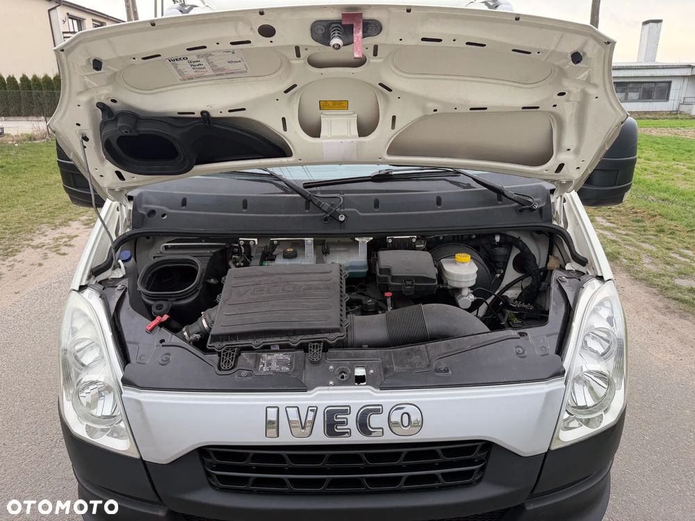 Iveco 35C15 * 3.0 / 150KM * Rama do zabudowy * Rozstaw osi: 4.1m * Koła bliźniacze * - 20