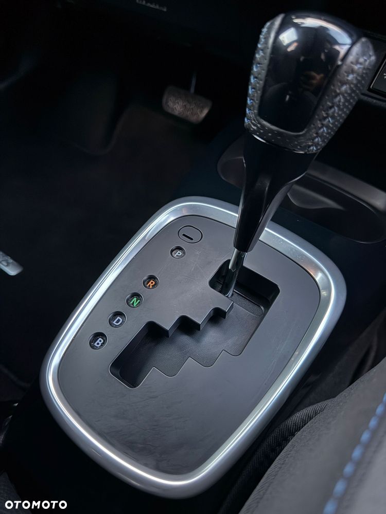 Toyota Yaris Hybrid 100 Selection Passion - 6