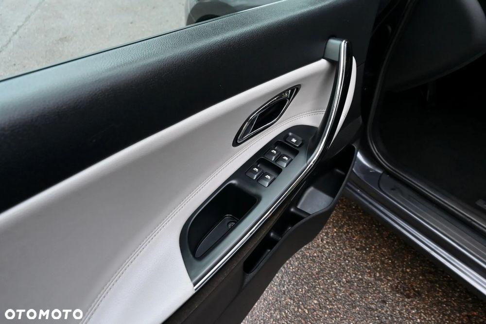 Kia Ceed 1.6 GDI DCT Spirit - 32