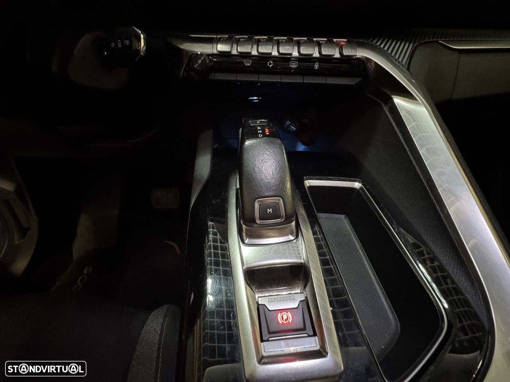 Peugeot 5008 1.5 BlueHDi Allure Pack EAT8 - 21