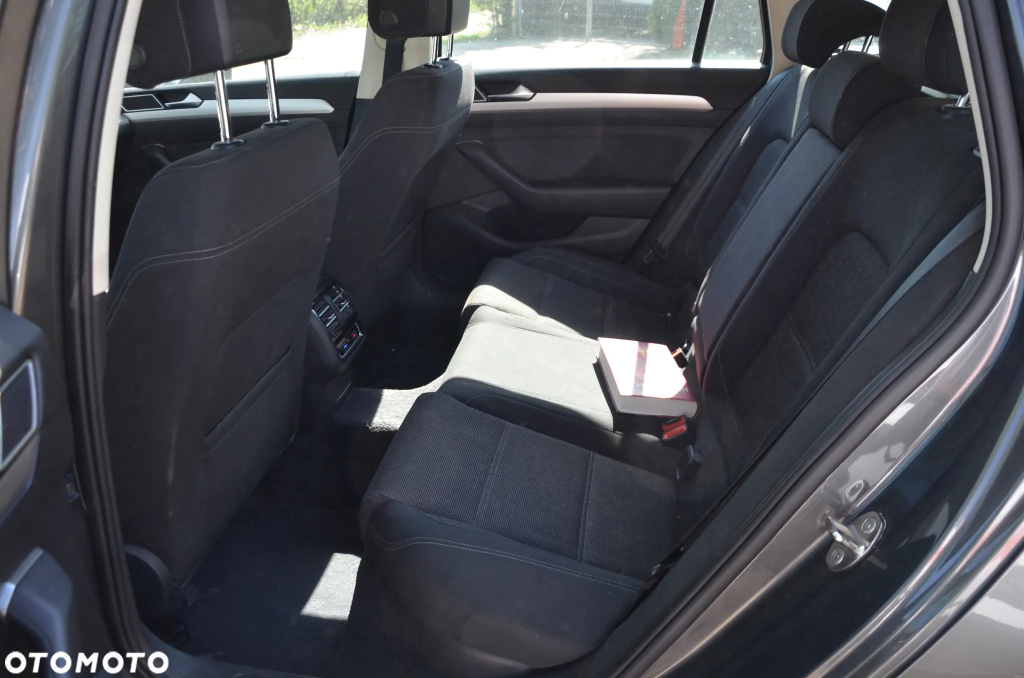 Volkswagen Passat 2.0 TDI 4Mot Elegance DSG - 22