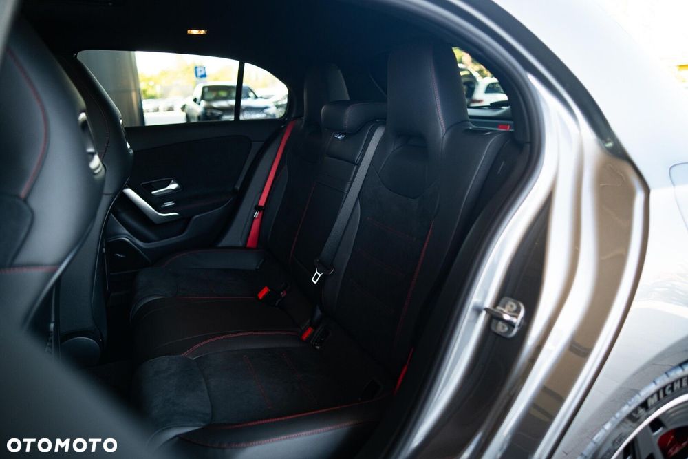 Mercedes-Benz Klasa A 45 S AMG 4-Matic 8G-DCT - 32