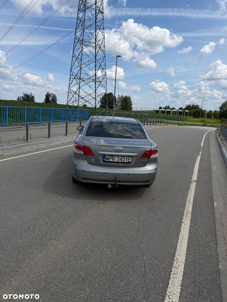 Toyota Avensis 1.8 Premium - 3