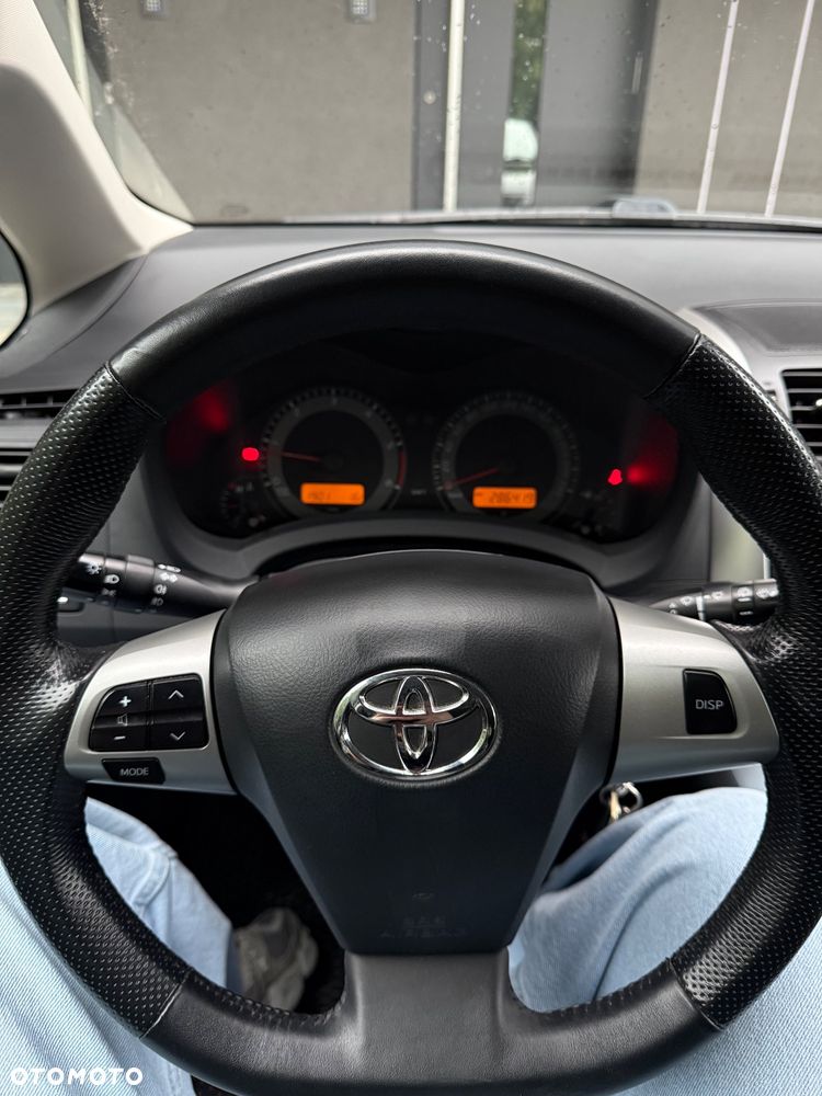 Toyota Auris 2.0 D-4D - 8