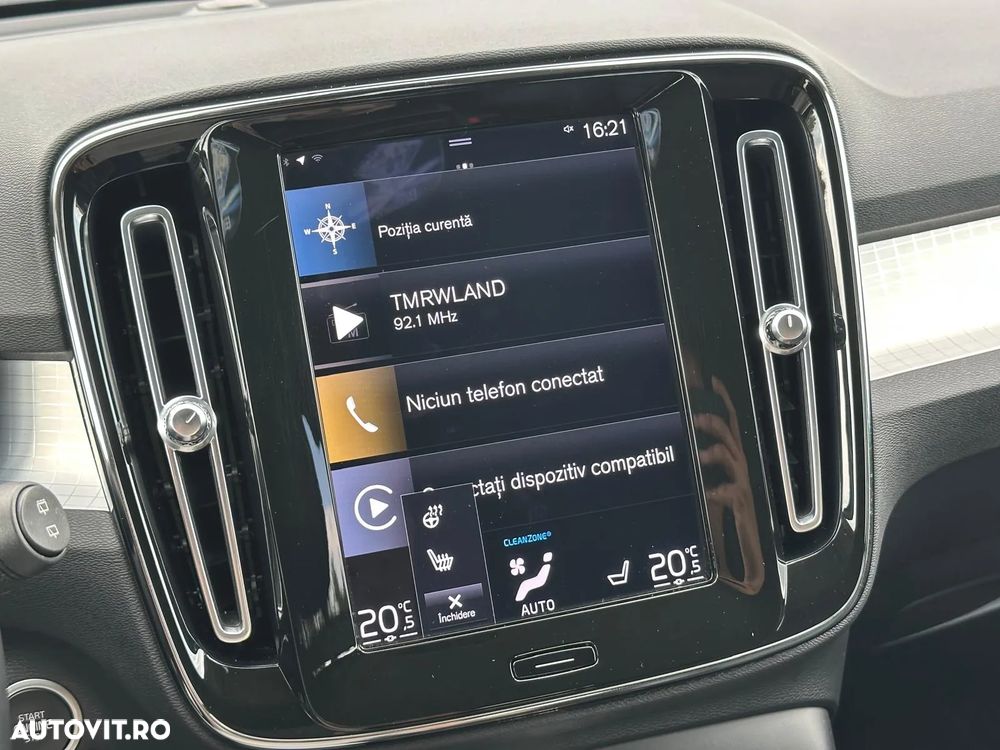 Volvo XC 40 B4 B AWD Geartronic Momentum Pro - 23