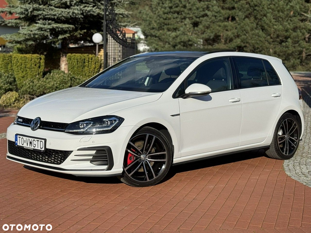 Volkswagen Golf - 8