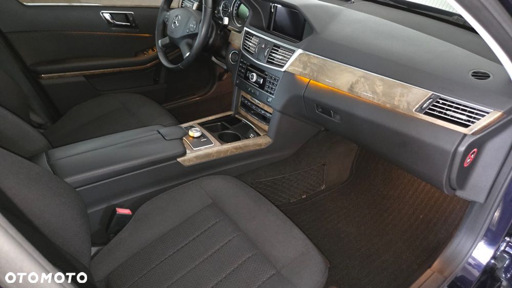 Mercedes-Benz Klasa E 300 CDI BlueEff Elegance - 11