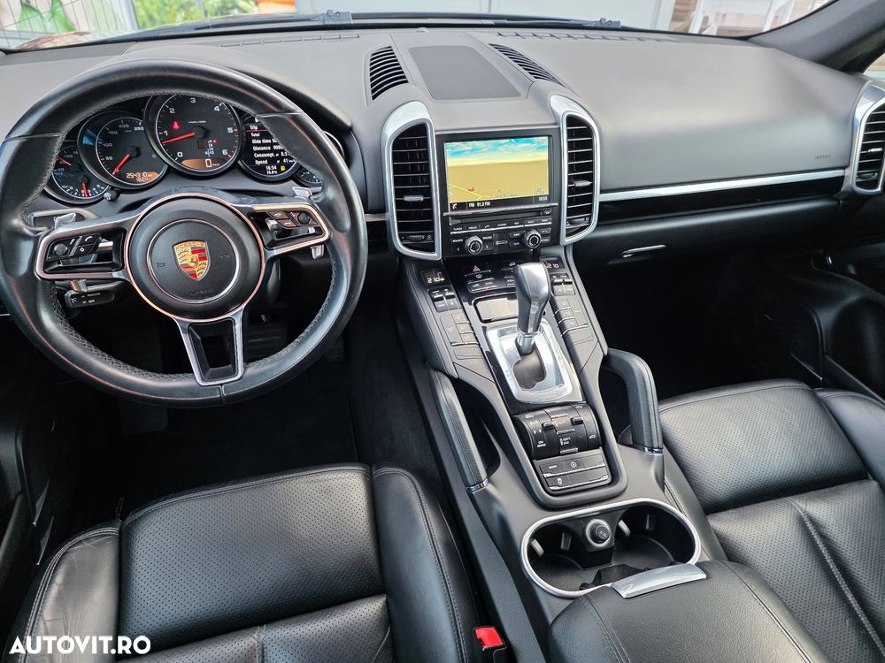 Porsche Cayenne 3.0 L - 2