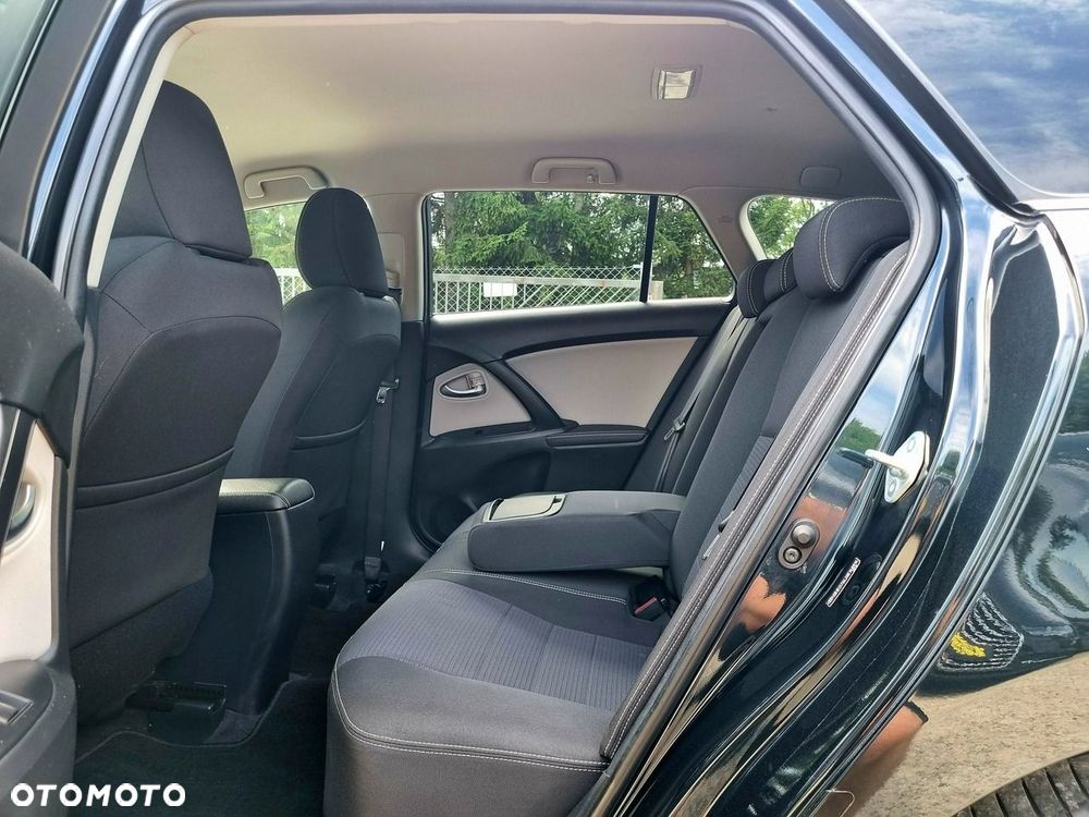 Toyota Avensis 1.8 Premium MS - 9