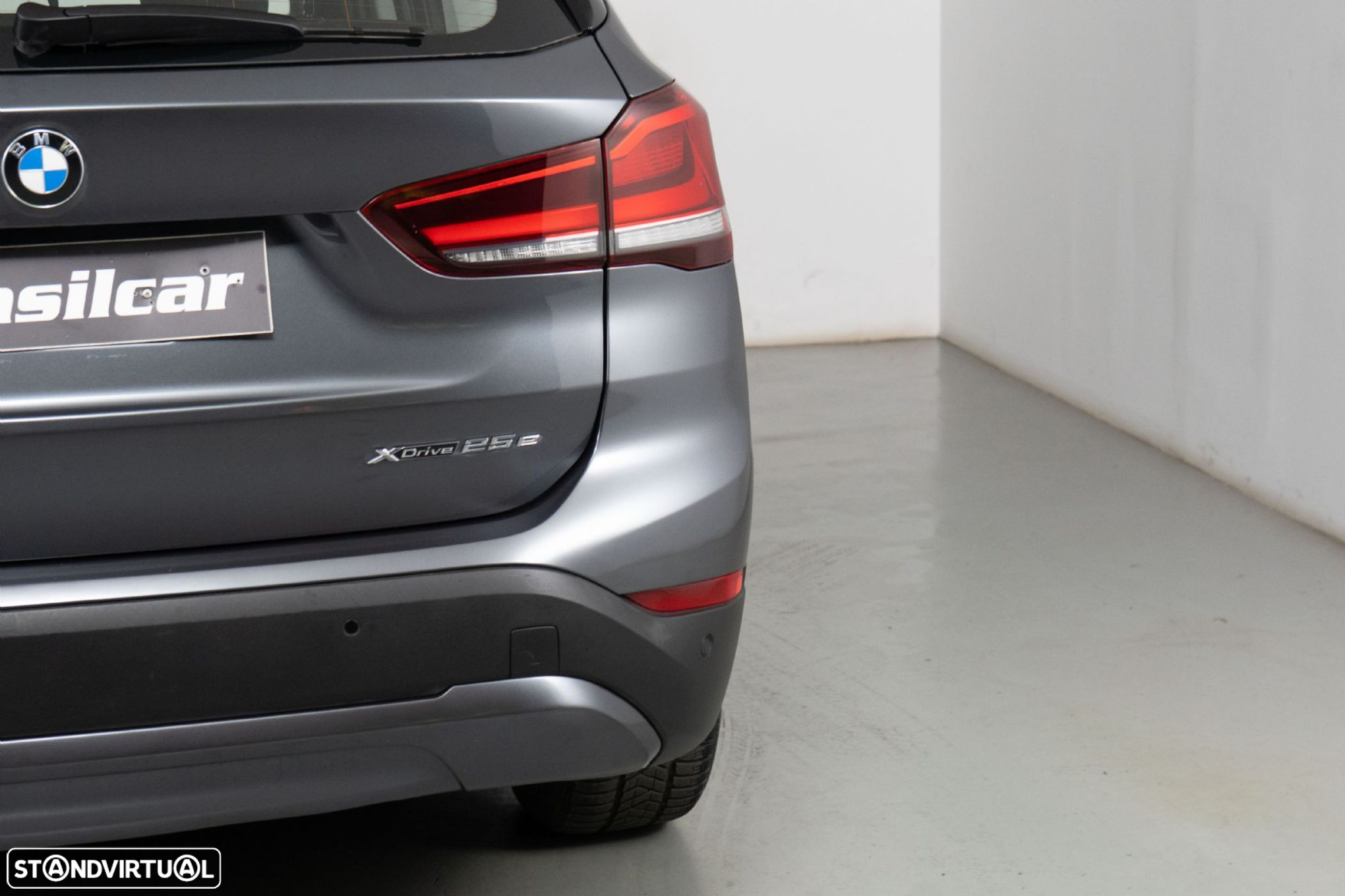 BMW X1 25 e xDrive Corporate Edition - 17