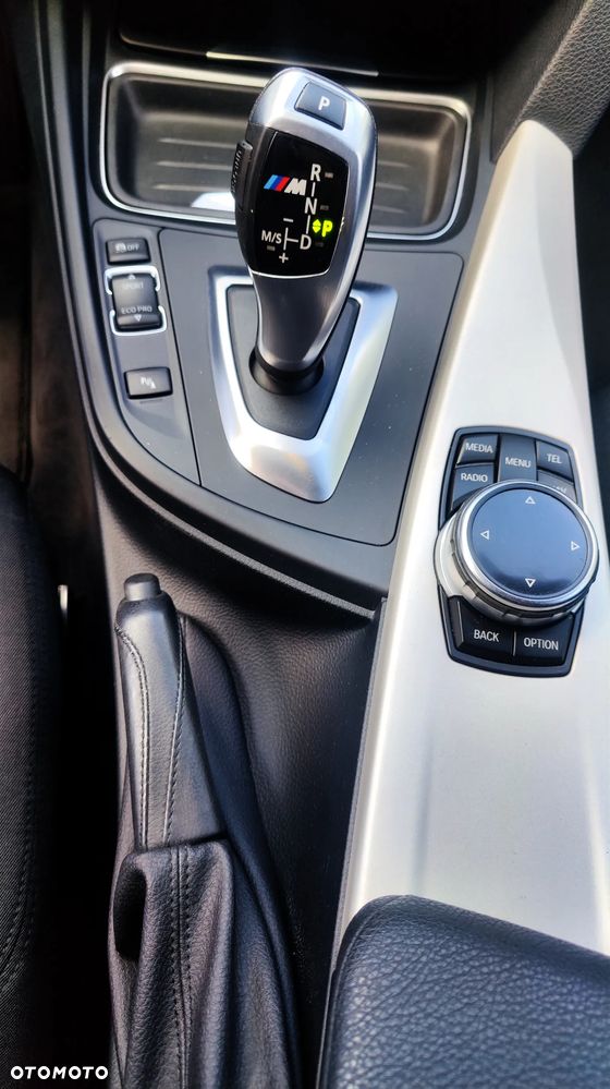 BMW Seria 3 318d Blue Performance Sport Line - 29