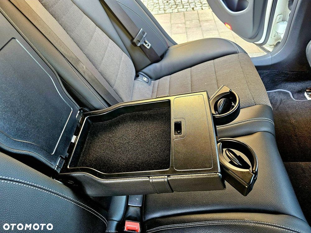 Mercedes-Benz Klasa E - 17