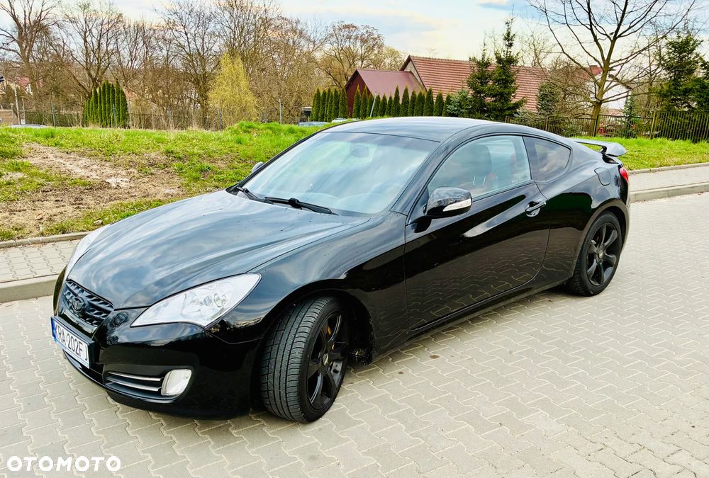 Hyundai Genesis Coupe - 14