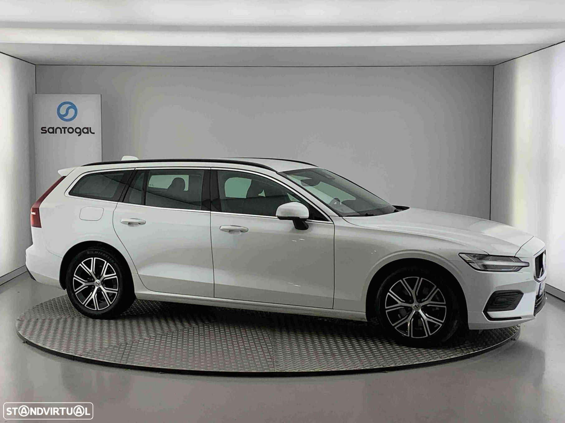 Volvo V60 2.0 B4 Core Auto - 1