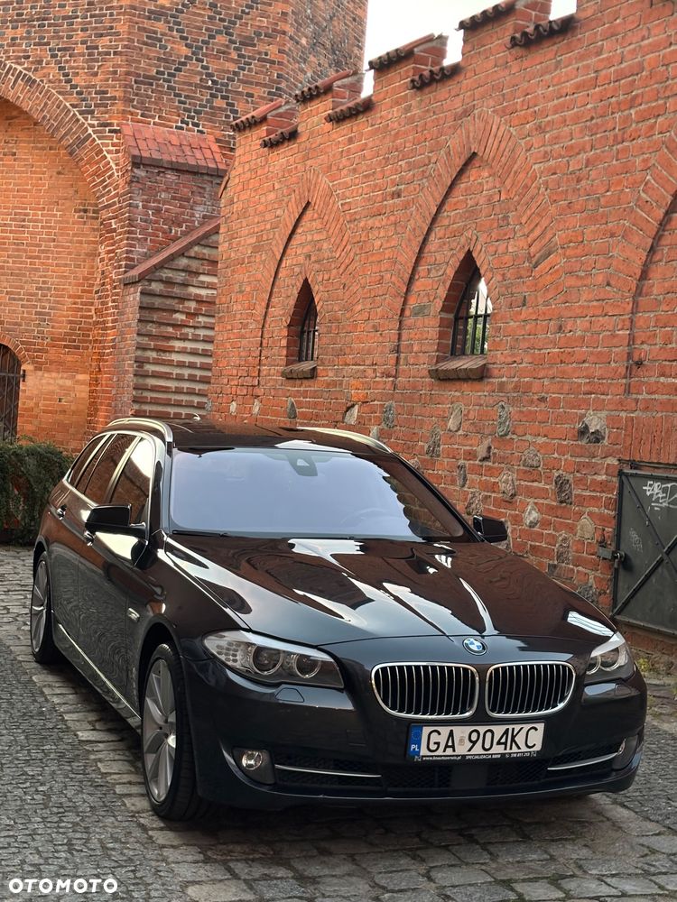 BMW Seria 5 525d xDrive Modern Line - 7