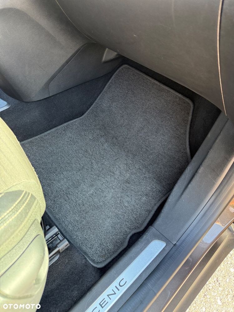 Renault Grand Scenic - 19