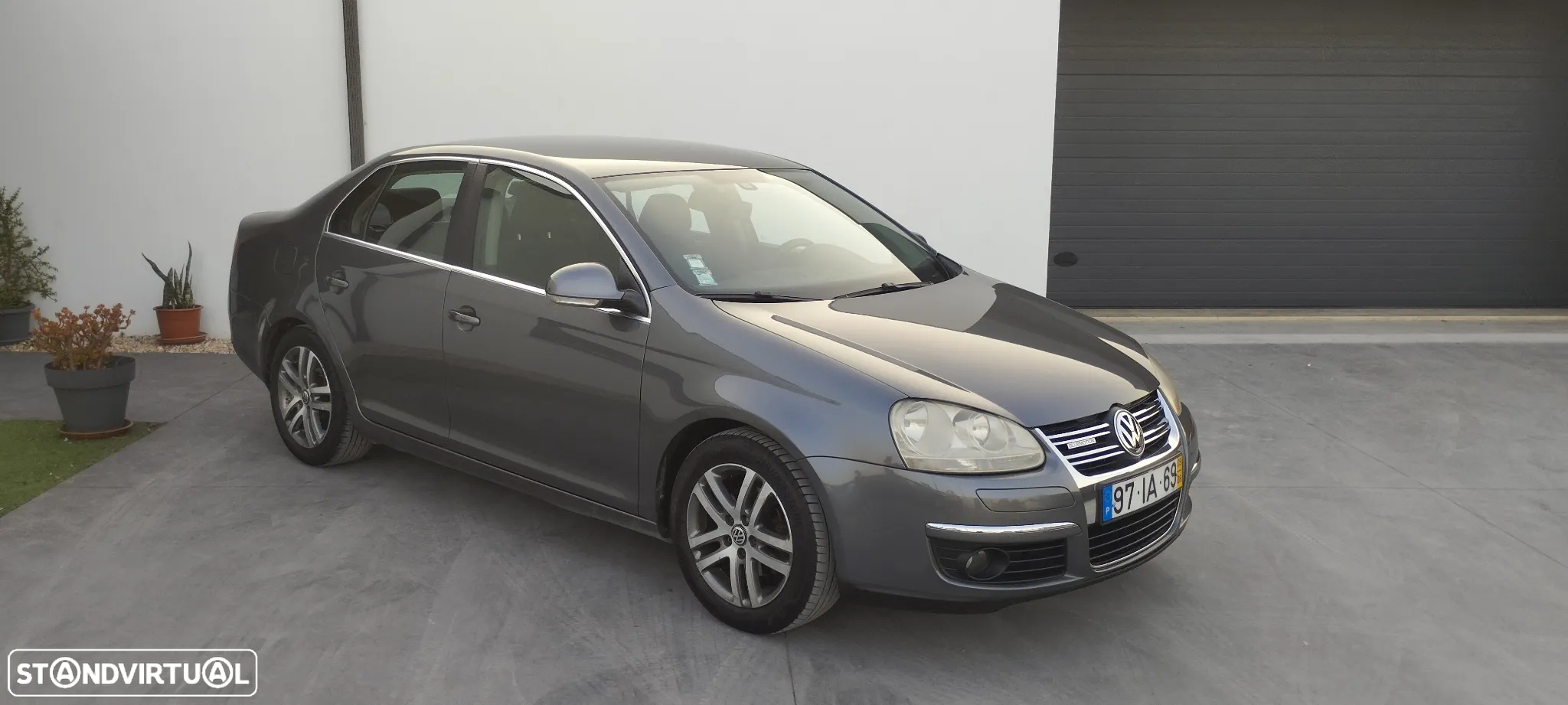 VW Jetta 1.9 TDi BlueM. Confortline - 2